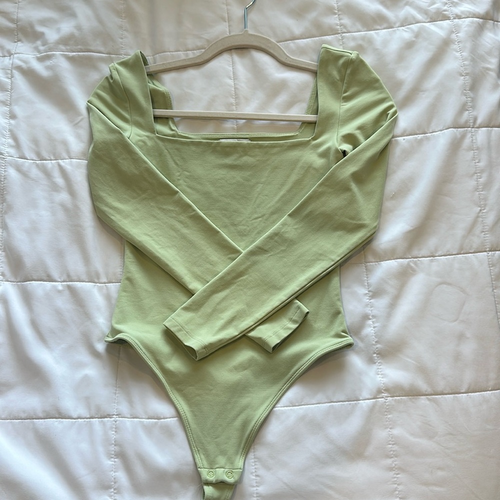 Aritzia Babaton Contour Long Sleeve Bodysuit